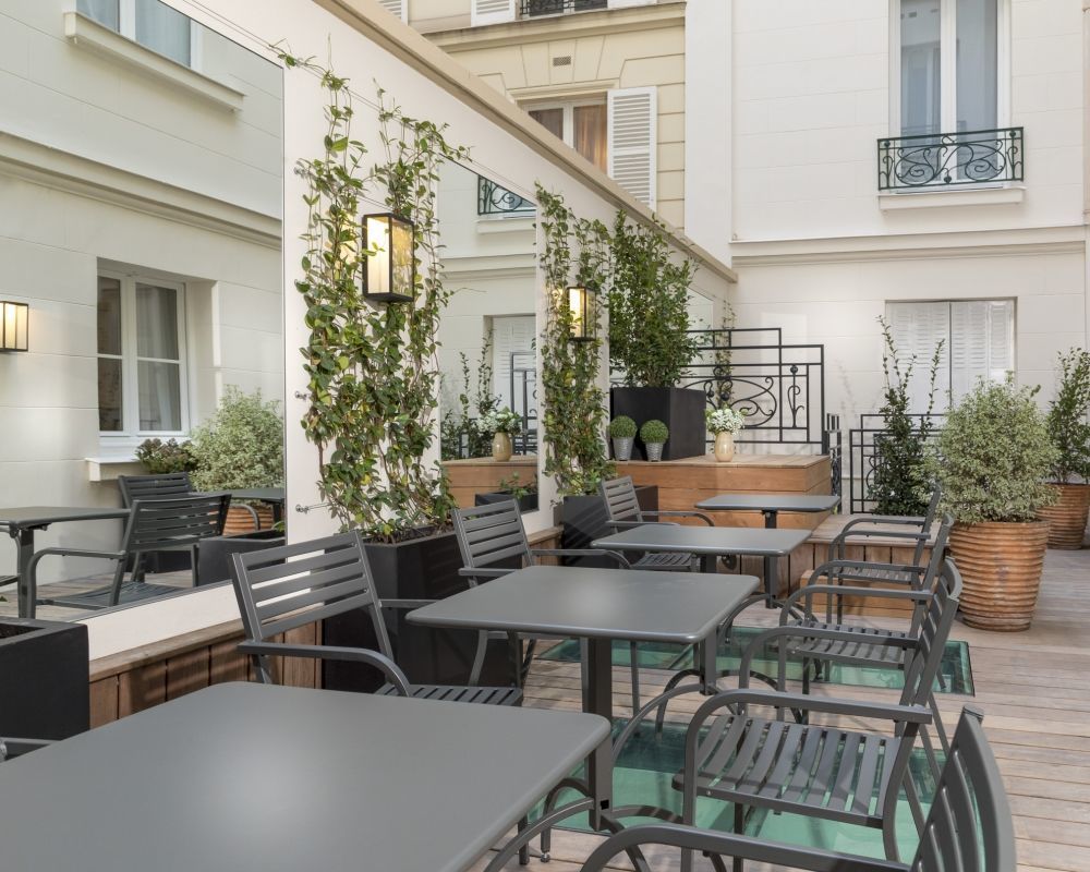 Hotel Elysees Ceramic