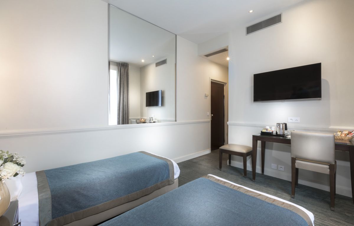 Hotel Elysees Ceramic - Quadruple Room