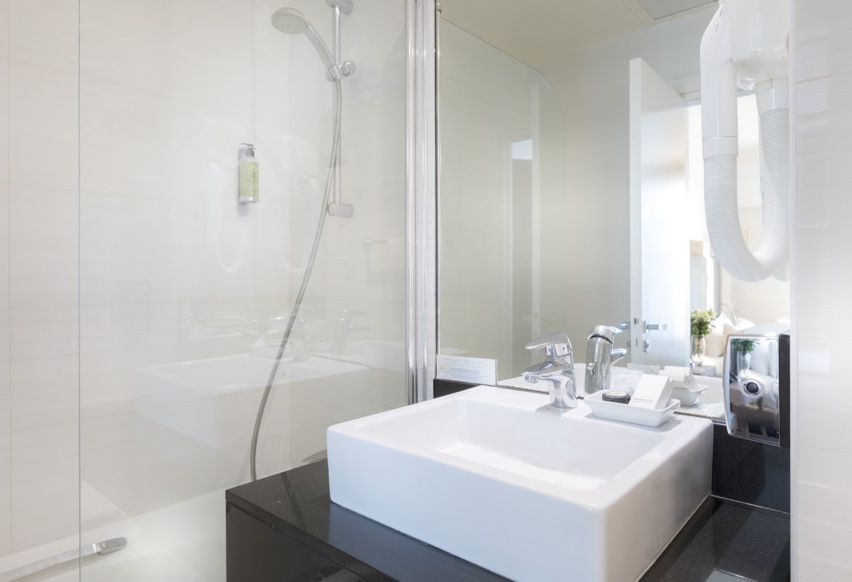 Hotel Elysees Ceramic - Single Room