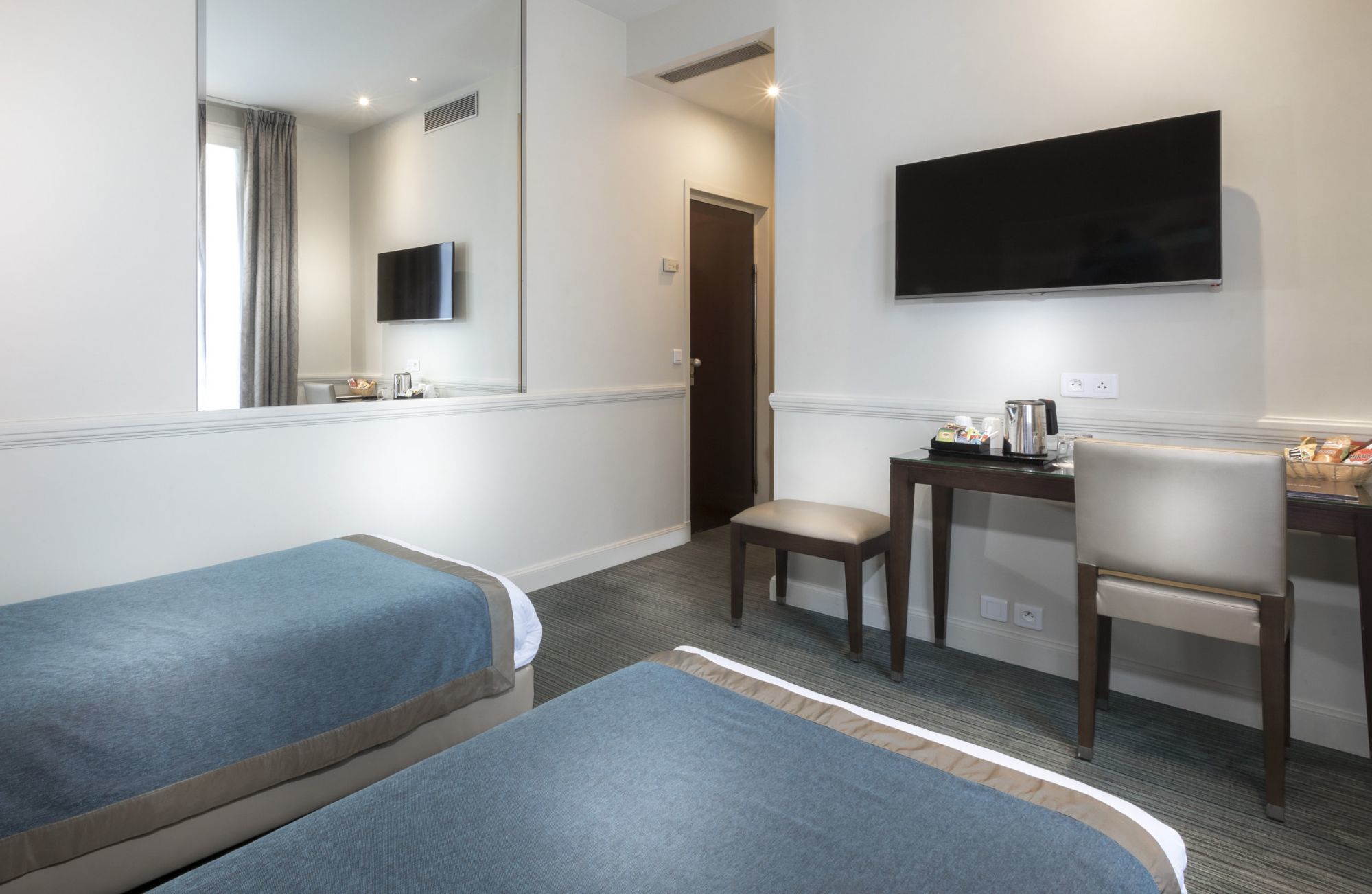 Hotel Elysees Ceramic - Twin Room