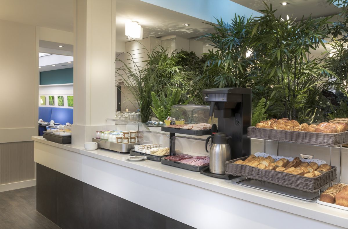 Hotel Elysees Ceramic - Breakfast